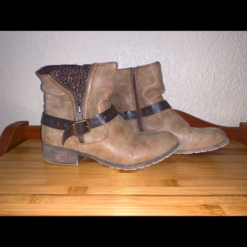 Dress boots